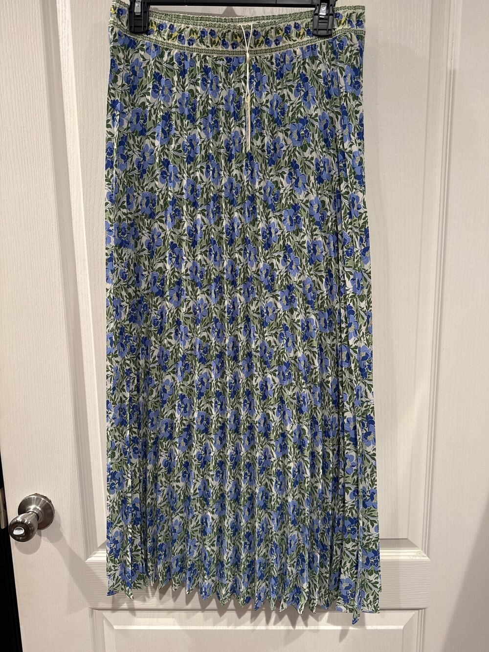 Max Studio London Floral Blue Green Pleated Skirt Size Large
